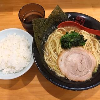 豚骨醤油ラーメン