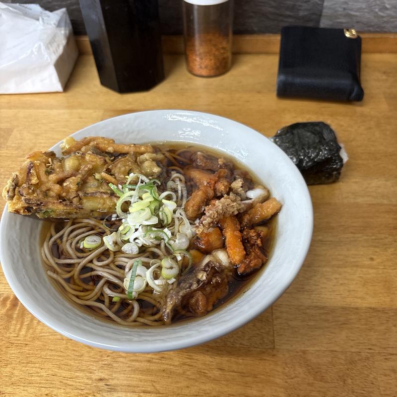 ゲソ天そば　半天ぷら　おにぎり(戸隠 （トガクシ）)