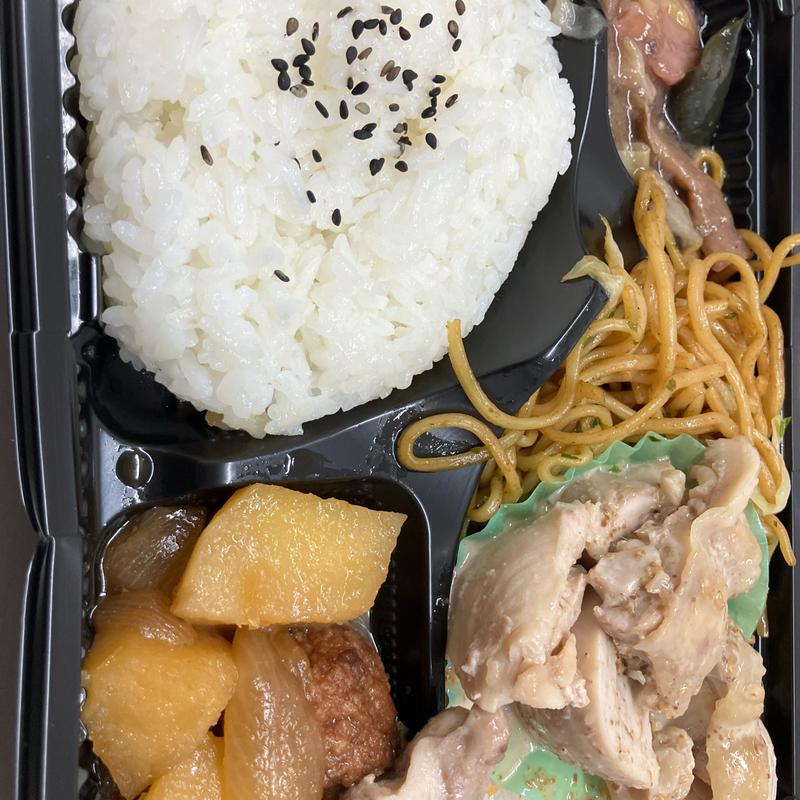 日替わりランチ　蒸し鶏ごまソース(テイクアウト&デリ musha)