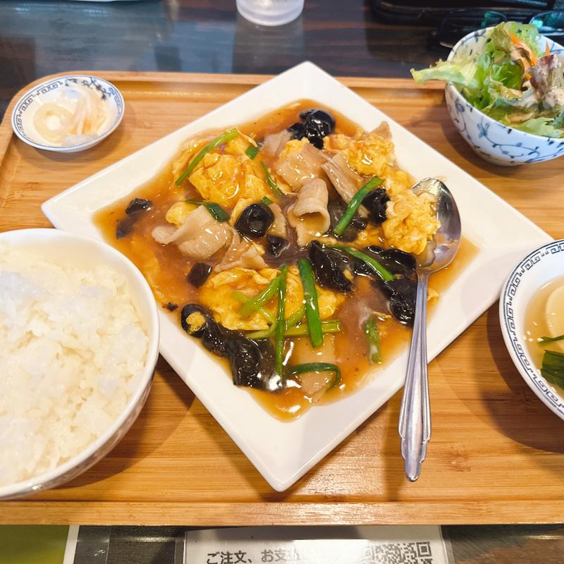 肉玉子のきくらげ炒めランチ(定番中華と石焼ビビンバ かえで)