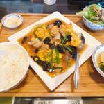 肉玉子のきくらげ炒めランチ