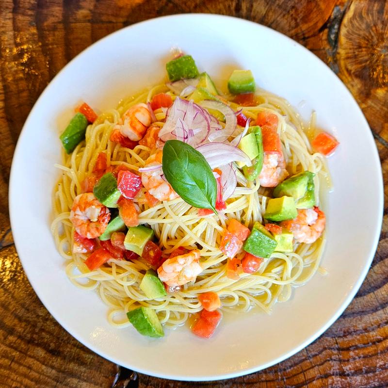 海老とアボカド入り冷製スパゲッティ(ラ・タベルナ )