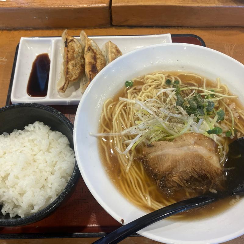 醤油ラーメン餃子セット(味噌乃マルショウ 菅谷店)