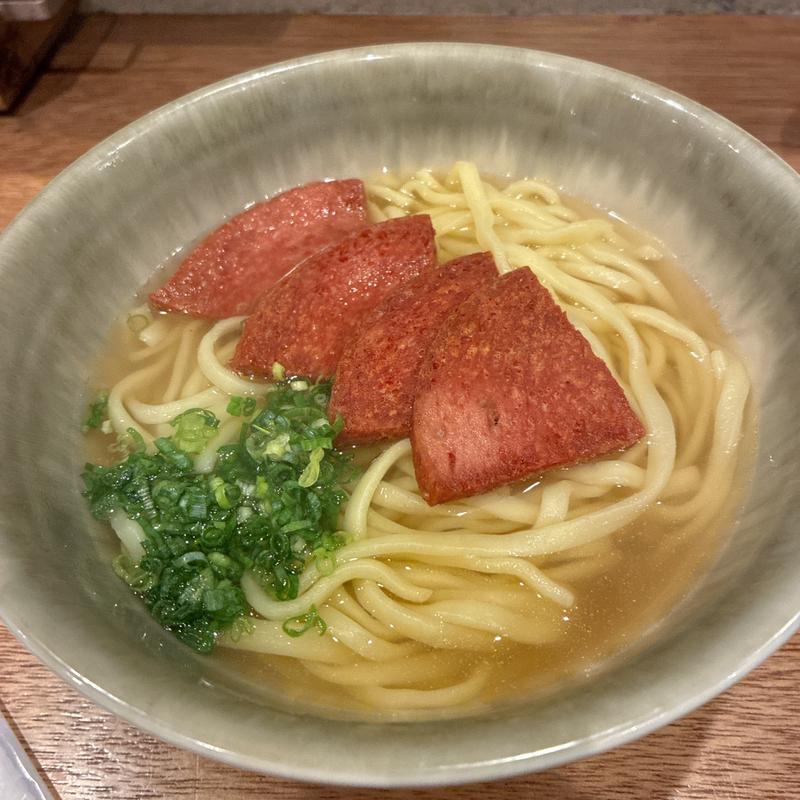 ポークそば(沖縄料理 やんばる 新宿総本店)