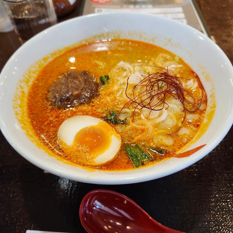 担々麺(すずらん 那覇メインプレイス店)