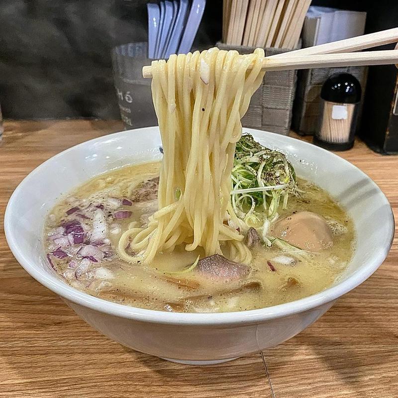 背脂鶏白湯 塩(麺屋丈六 キーノ和歌山店)
