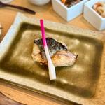 サバの塩麴焼き