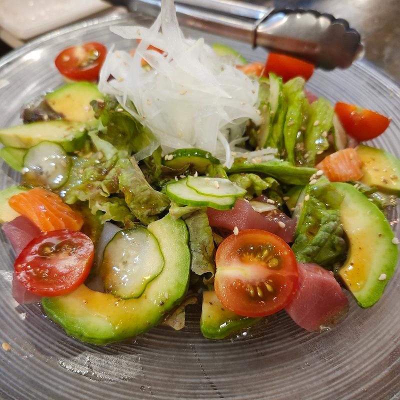 海鮮アボカド和風サラダ(居酒屋 くぅ)