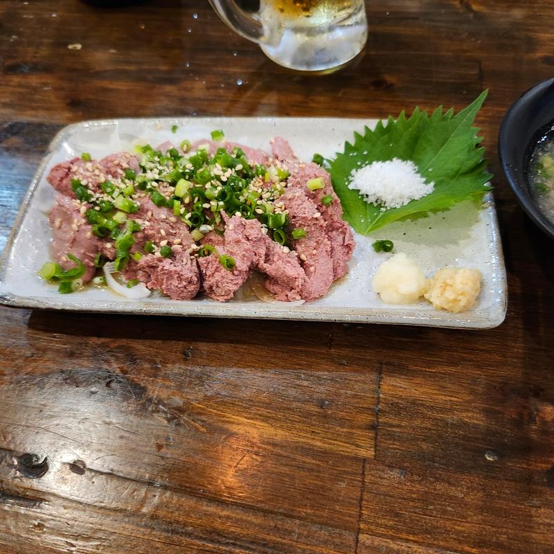 鶏レバー刺し(居酒屋 くぅ)
