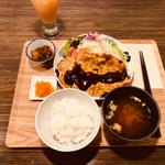 大麦仕上げ　三元豚のポークピカタ