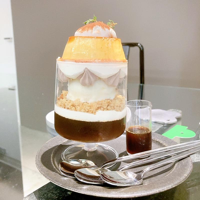 ティラミスプリンパフェ(POSS COFFEE)