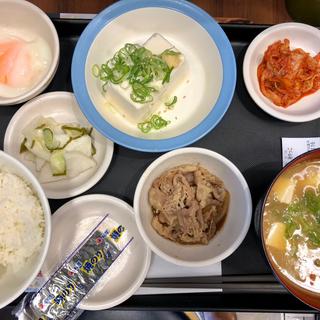 豚汁朝定食にアラカルト