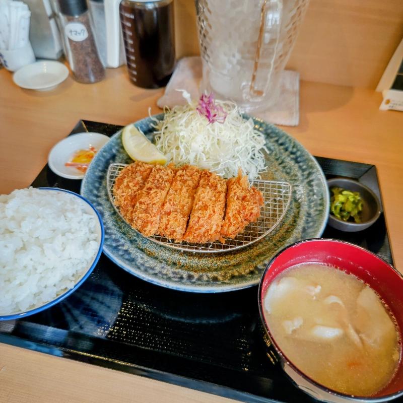 とんかつランチ定食(とんかつ檍のカレー屋 いっぺこっぺ横浜元町店)
