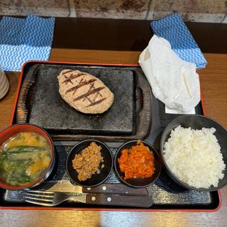 ハンバーグ(感動の肉と米 新橋店)