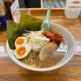 醤油ねぎラーメン(味玉子、キムチトッピング)
