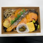 魚屋の海 苔 弁 当 （ 鮭 ）(ベルマートキヨスクJRゲートタワー)