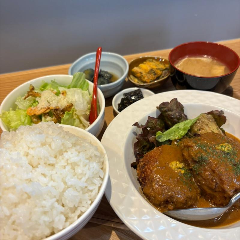クリームコロッケ定食(野田屋町 マチメシ)