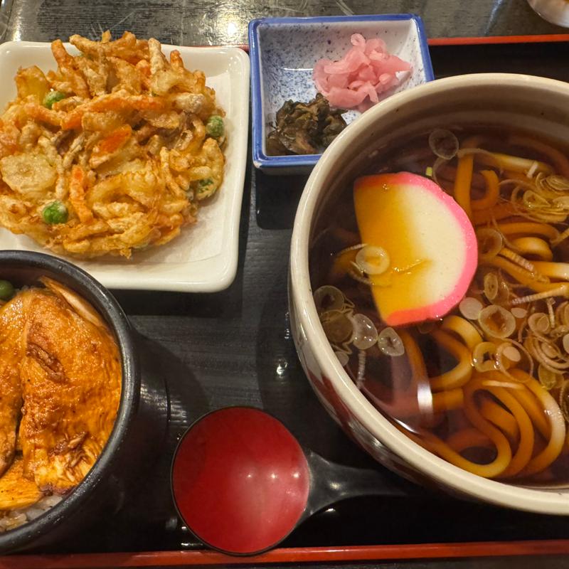 あたたかいうどんミニ鳥めしセット(登利平 高崎モントレー店 （トリヘイ）)