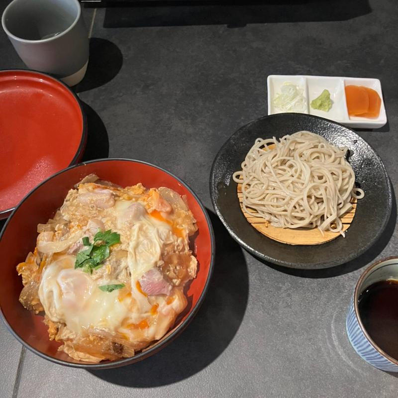 河内鴨の親子どんぶりとおそば(藤乃 )