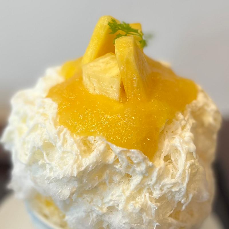 パイナップルのかき氷(甘味屋まるも)