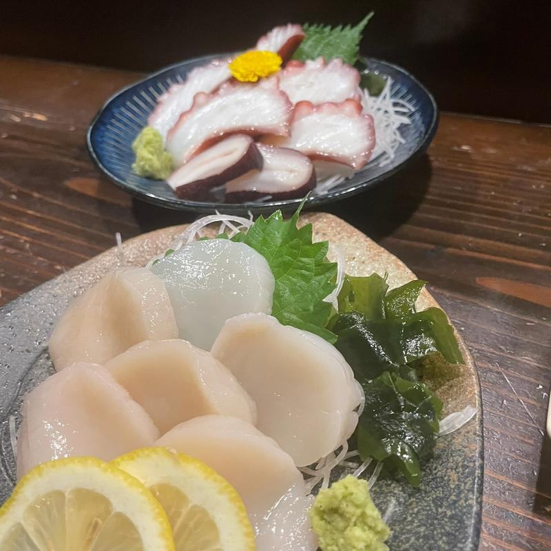 帆立とタコの刺身(味処　八右衛門)