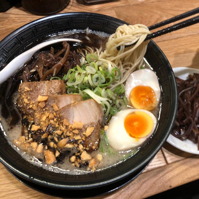 特くろなみ(とんこつ拉麺 漣)