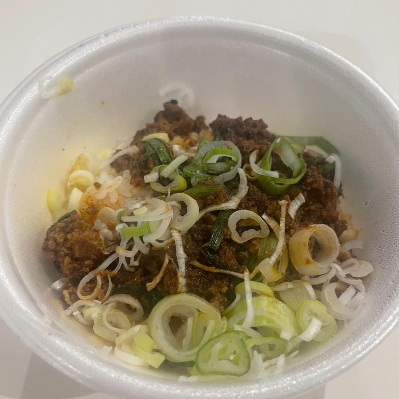 麻婆ハンバーグ丼(武州うどんあかね&みどりダイニング)