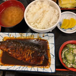 鯖の味噌煮定食