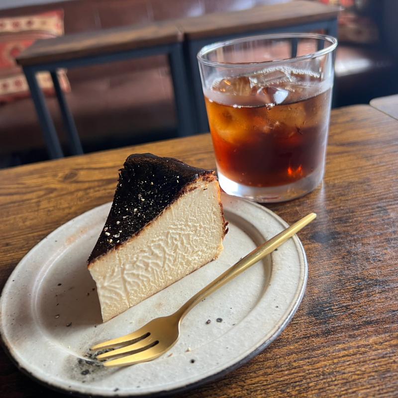 バクスチーズケーキ ゴルゴンゾーラ(日替わりCafé&Bar モンデンキント)