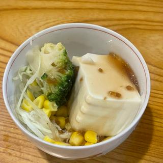 お通し　サラダ