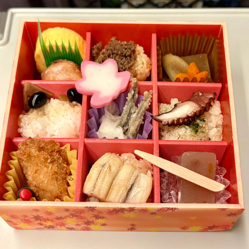 広島よりどり弁当(広島駅弁当(廣島驛辯當) ひろしま銘品館店)