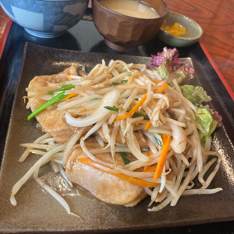 豚生姜焼き定食(白豚 小里店 （ハクト）)