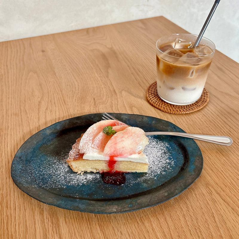 桃のタルト アイスラテ(喫茶 ファミリー)