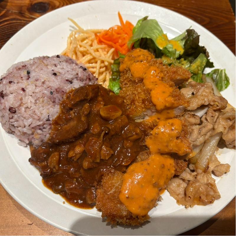 新メガ盛りスペシャル(bar à vin RÔTI marunouchi)