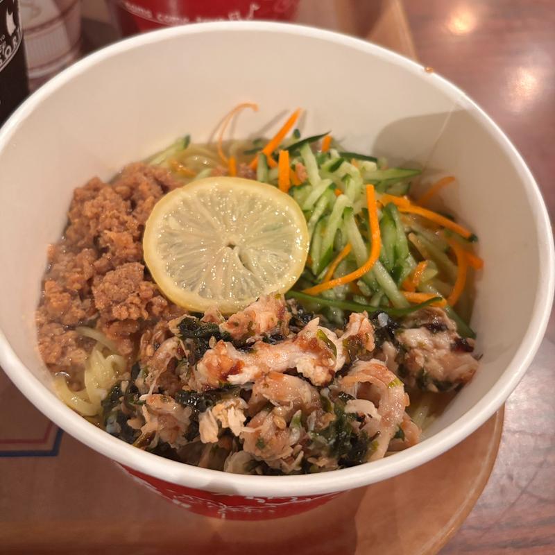チキン&ベジタブルの冷やし麺(ドックサイドダイナー)