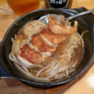 鉄板焼き餃子 チーズもやし