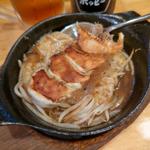 鉄板焼き餃子 チーズもやし