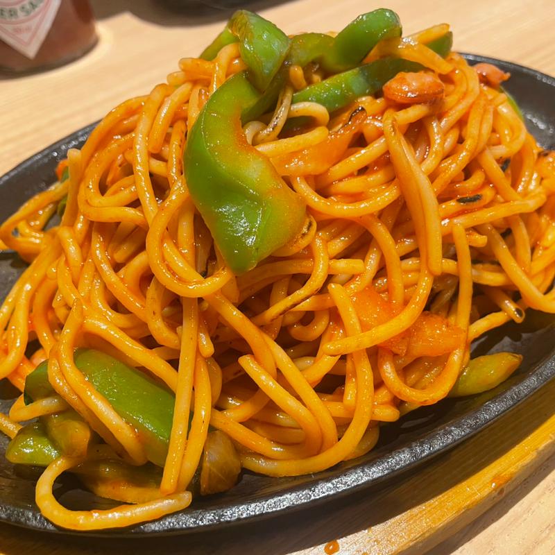 鉄板ナポリタン(大盛)(ローマ軒 阪急三番街店)