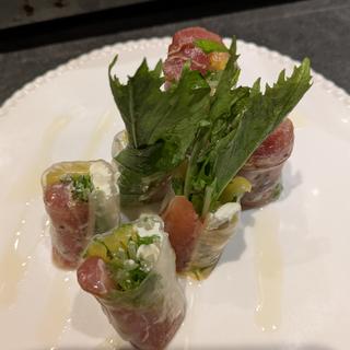 まぐろとクリームチーズの生春巻き