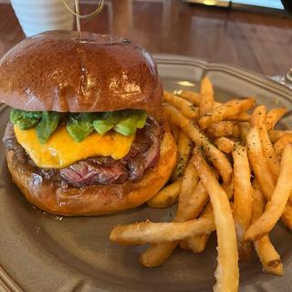 KAKUMEIアボガドチーズバーガー