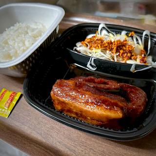 厚切り豚角煮定食
