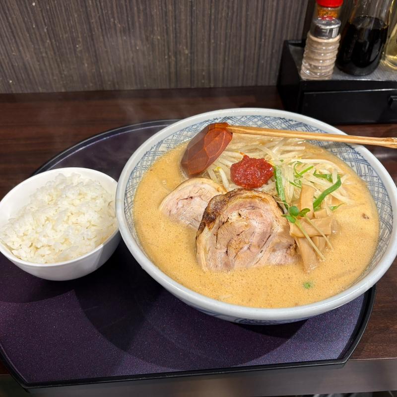 白味噌チャーシュー麺(手打らーめん満月)