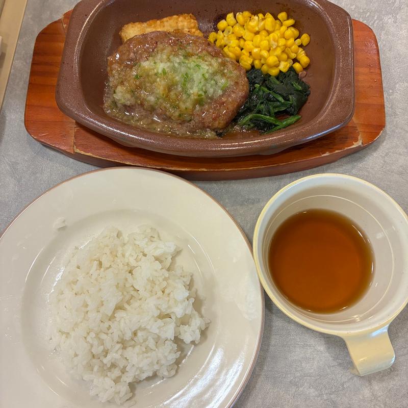 牛100%ハンバーグ（ランチタイム限定サービス）(サイゼリヤ 島忠ホームズ川崎大師店)