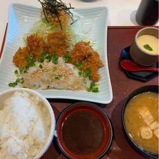 鮪おろしカツ定食(海鮮蔵 魚魚魚)