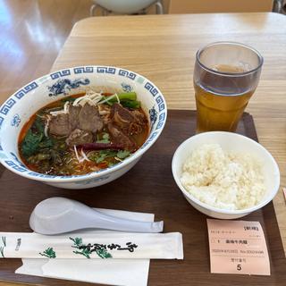 麻辣牛肉麺