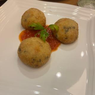 自家製本ズワイガニのカニクリームコロッケ
