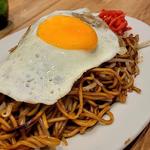 両面焼きそば 並盛り 目玉焼き