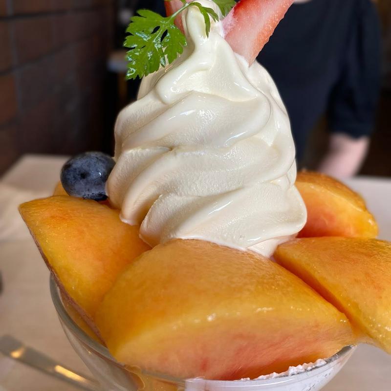 水蜜桃のパフェ(フルーツパーラーむらはた)