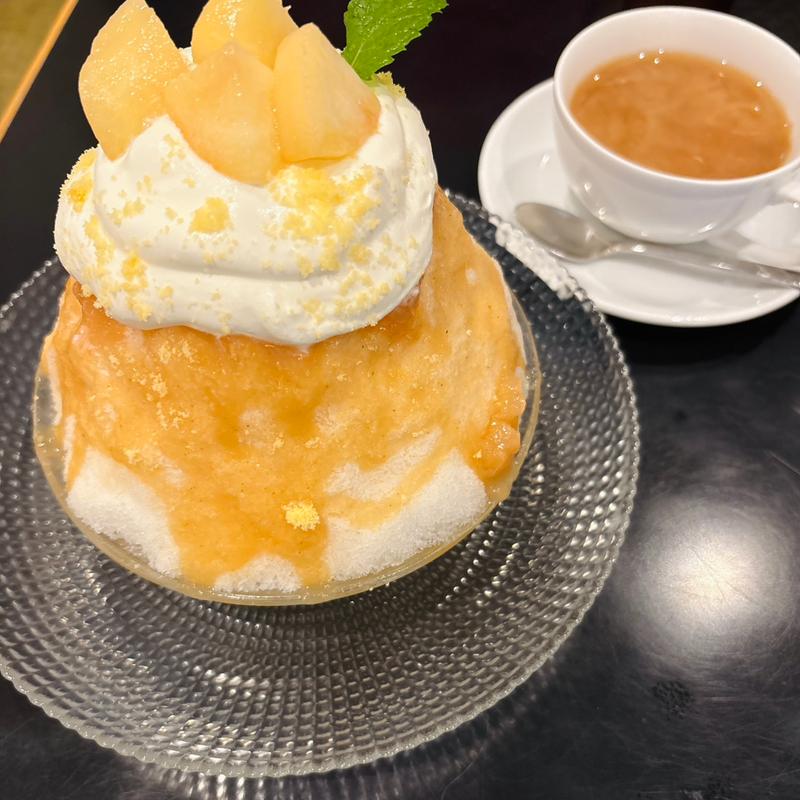 桃のショートケーキフラッペ(パティスリーナチュールシロモト)