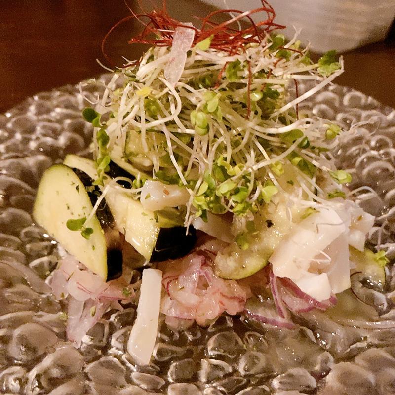 イカと水茄子のカルパッチョ(bakuro COMMON バクロ コモン)